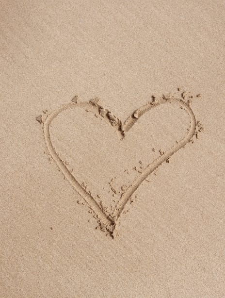 2019-summer-sand-heart